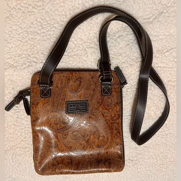 Relic Quality Brand by Fossil tooled faux leather cross body purse vegan - Picture 15 of 16